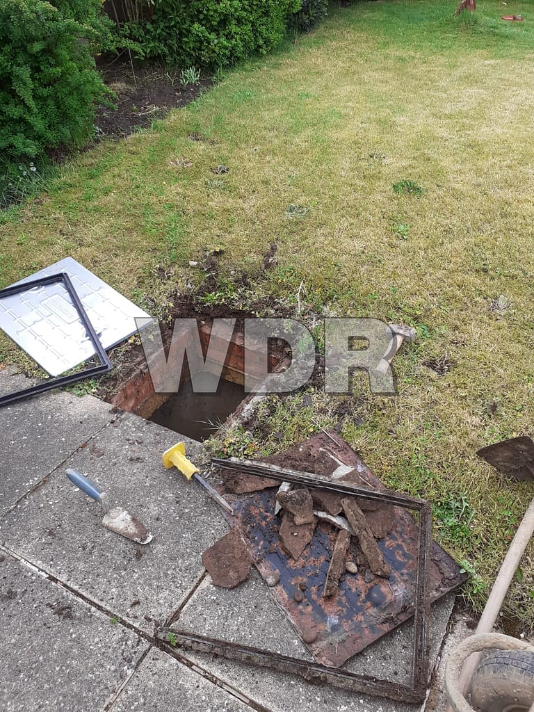 manhole cover installation